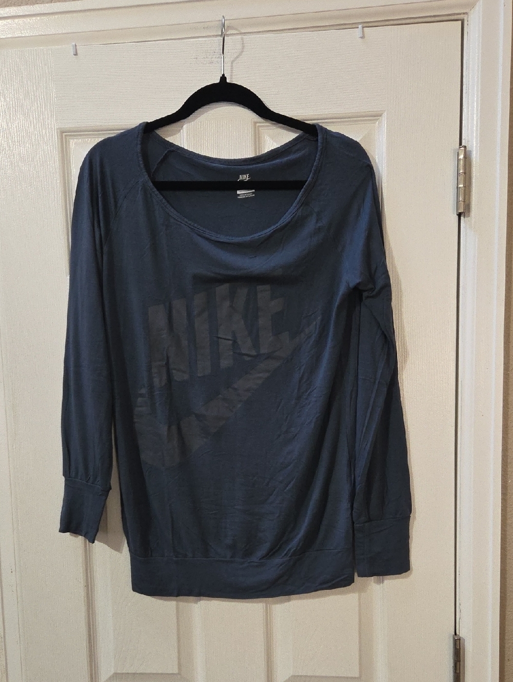 Nike Long Sleeve Scoop Neck Top in Charcoal